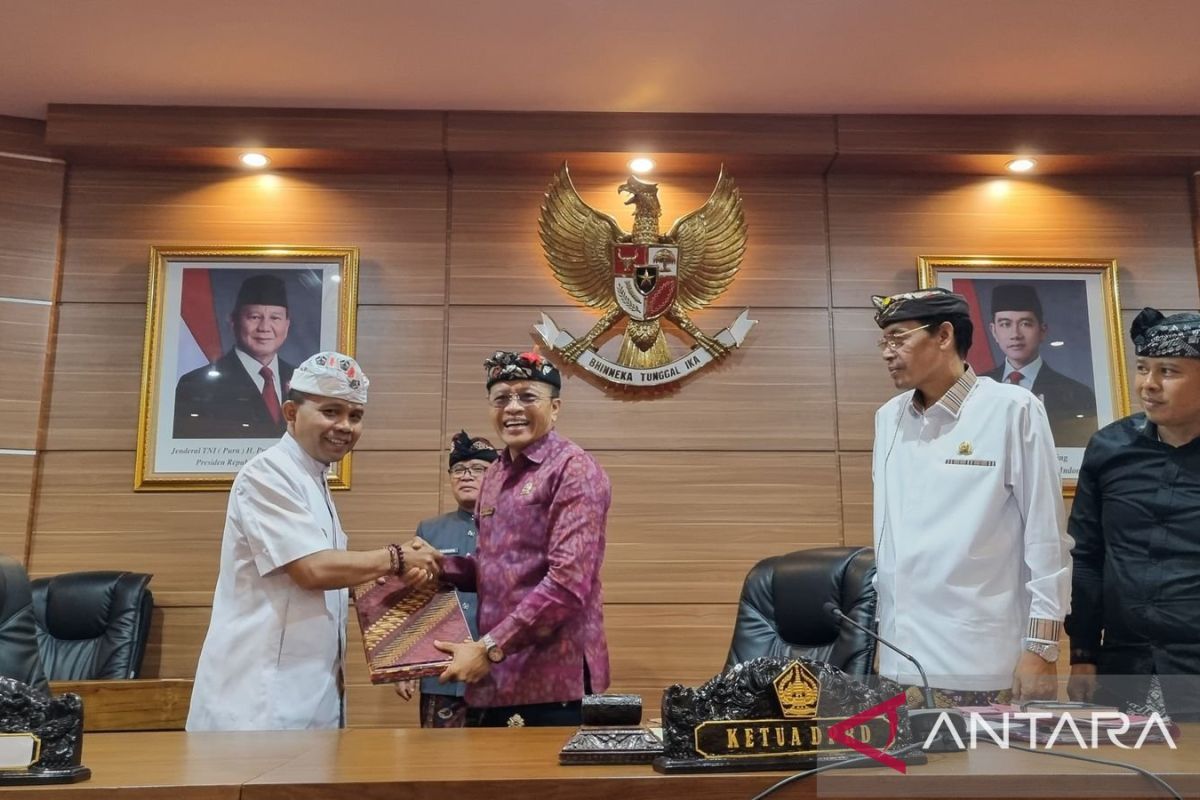 Bupati Bangli dan DPRD bahas Ranperda APBD 2025