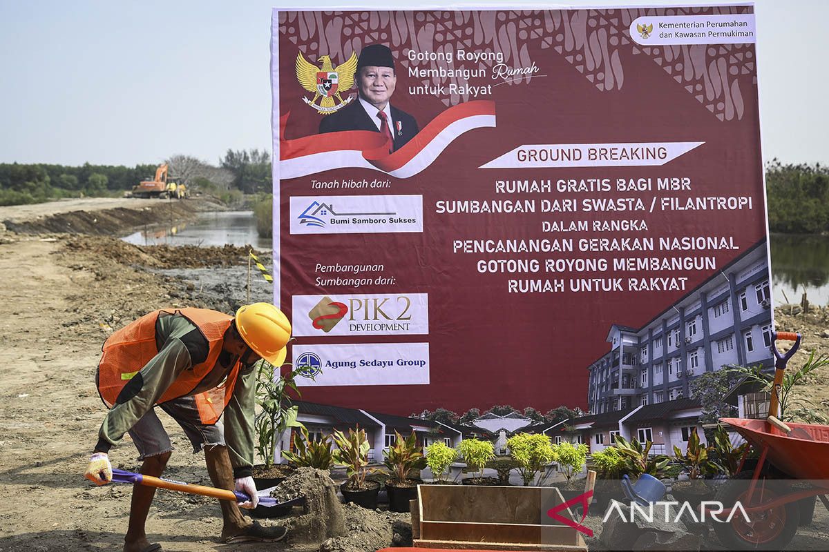 Peresmian pembangunan program rumah gratis