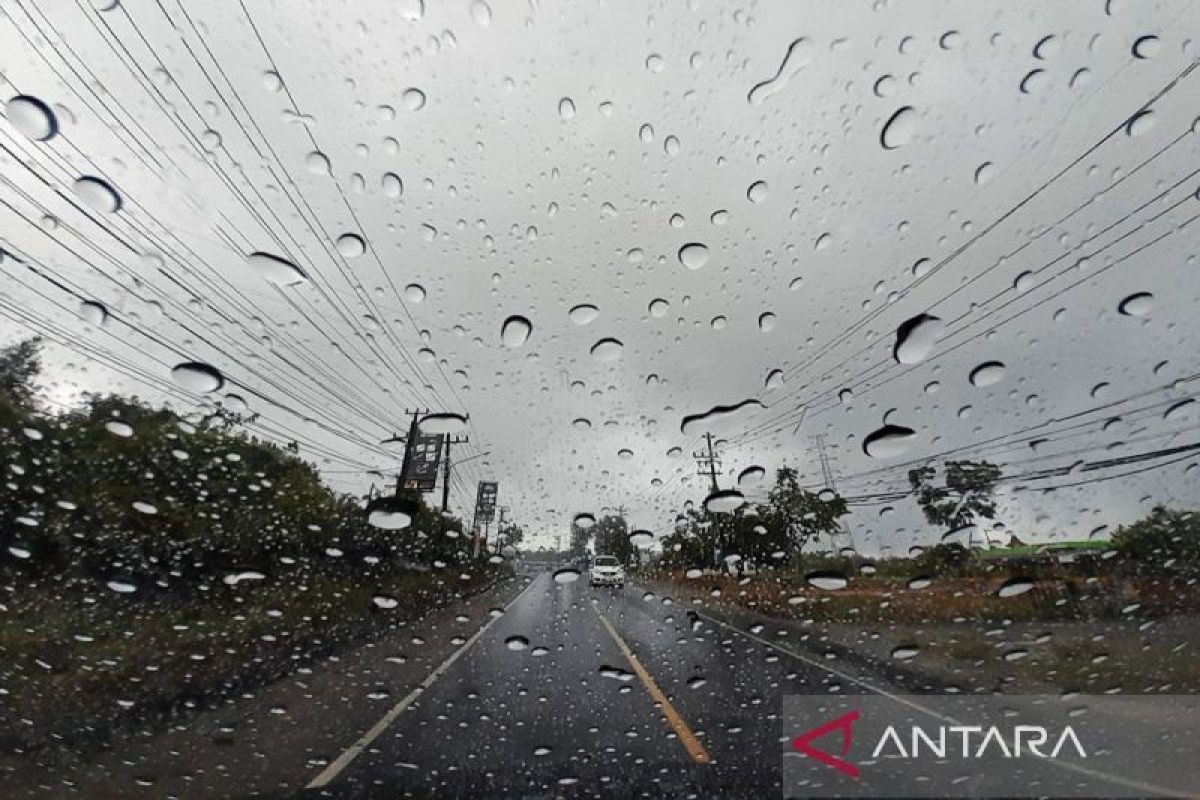 Cuaca sebagian besar wilayah diprakirakan hujan ringan, termasuk Serang