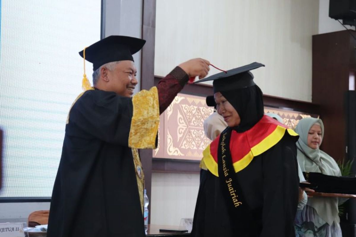 55 lansia di Aceh Tengah wisuda sekolah lansia BKKBN