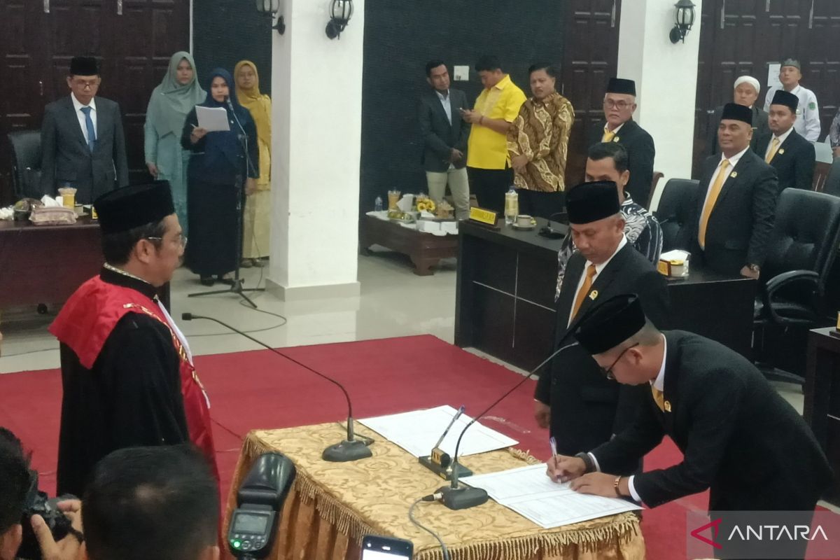 Rimba Bertuah Sitorus dan Arli resmi menjadi Ketua dan Wakil Ketua DPRD Labura