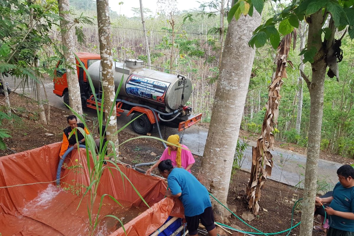 BPBD Malang kirim 3,4 juta liter air bersih bagi warga terdampak kekeringan