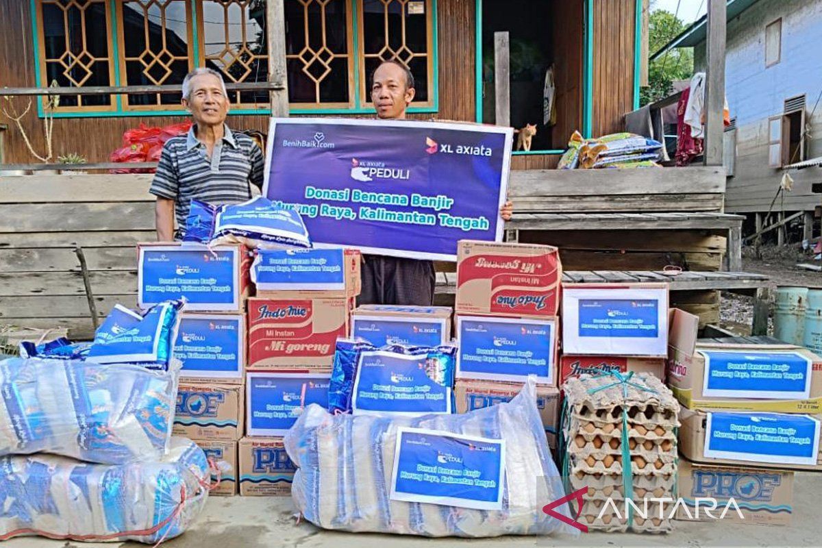 XL Axiata Peduli salurkan bantuan korban banjir di Kalbar dan Kalteng