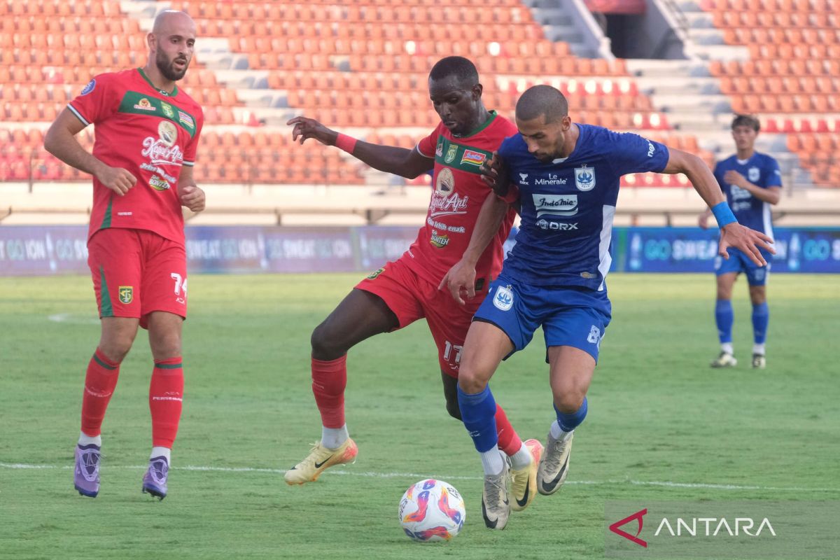 Persib Bandung jadi pemuncak paruh musim 2024/2025