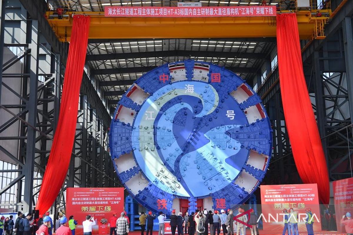 China luncurkan mesin pengebor terowongan dengan diameter terbesar