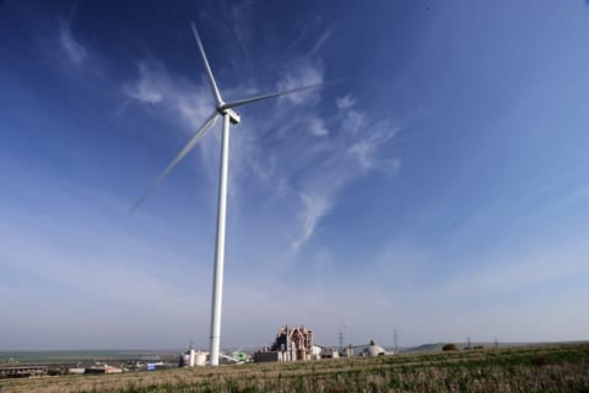 CRH Develops Wind Farm to Power Cement Plant in Romania