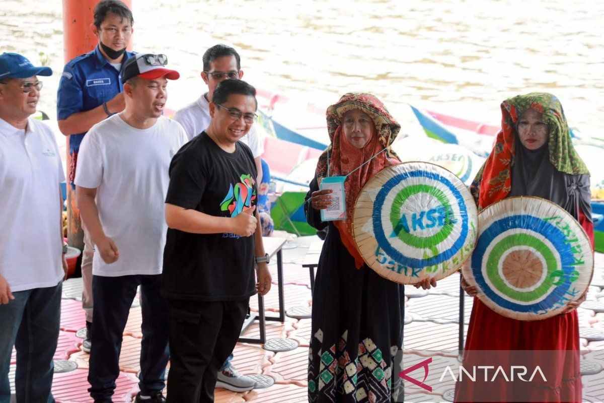 Wali Kota Banjarmasin luncurkan transaksi digital di Pasar Terapung