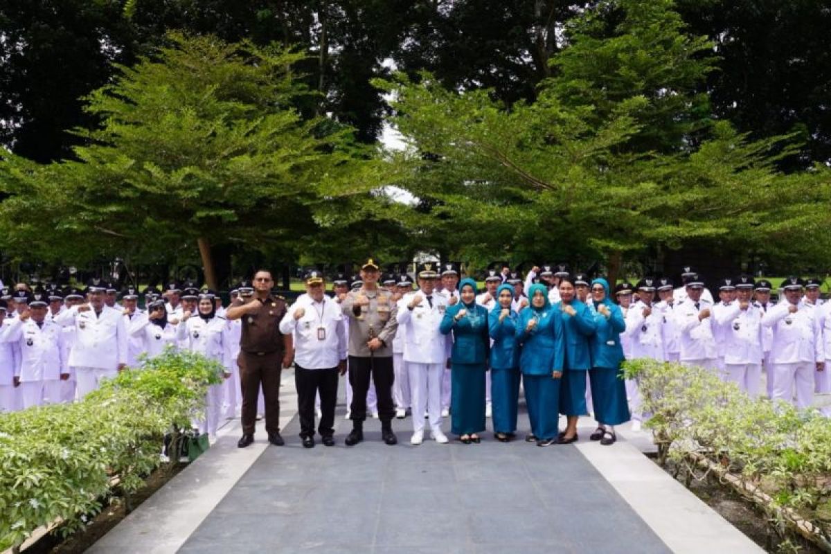 Pj Bupati Langkat lantik 72 Kades perpanjangan masa jabatan