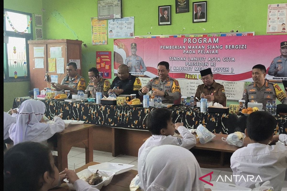 Polda Banten uji coba makan bergizi gratis pada 850 siswa SD di Serang