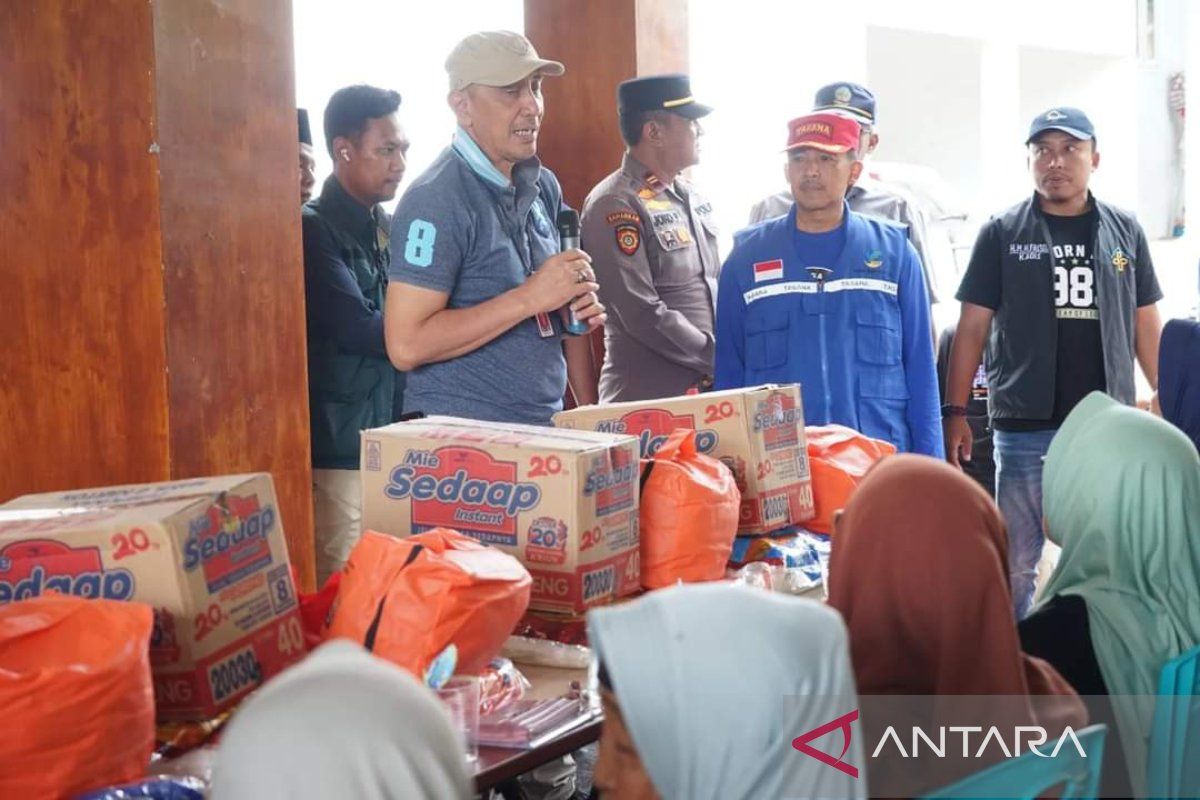 Pemkab Bangkalan santuni korban puting beliung di dua kecamatan