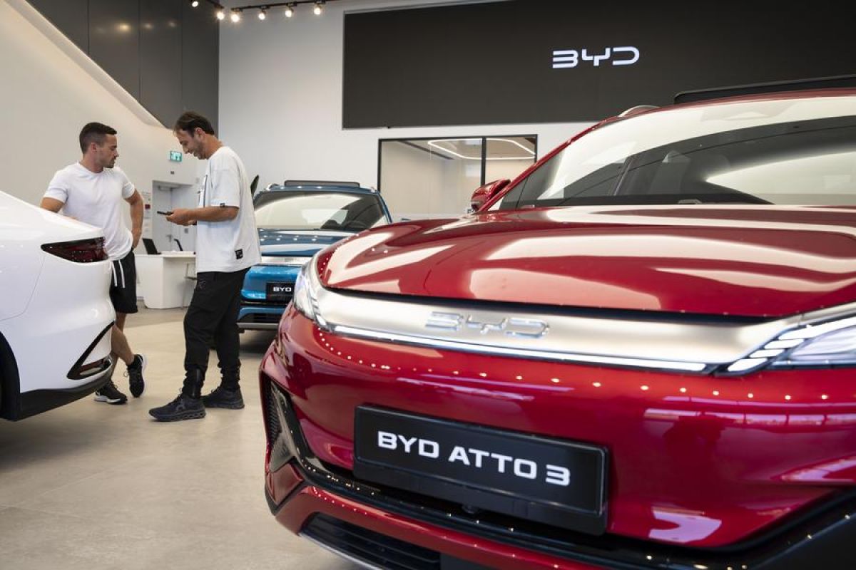 BYD puncaki penjualan mobil listrik di Israel pada Januari-Oktober