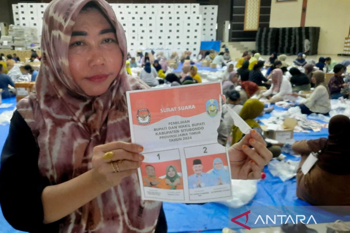 KPU Situbondo catat ratusan lembar surat suara pilkada rusak