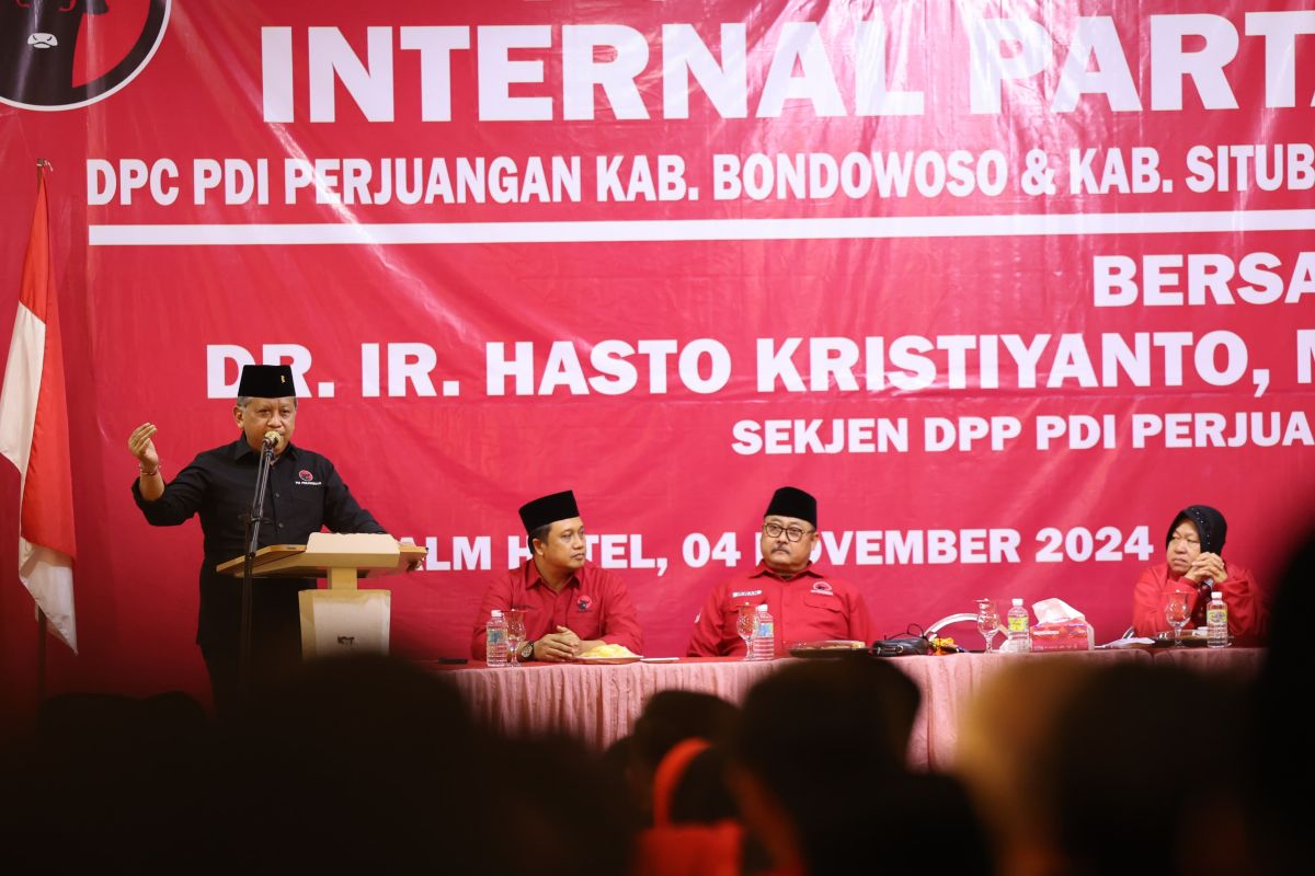 Hasto sampaikan pesan Megawati saat safari politik di Bondowoso