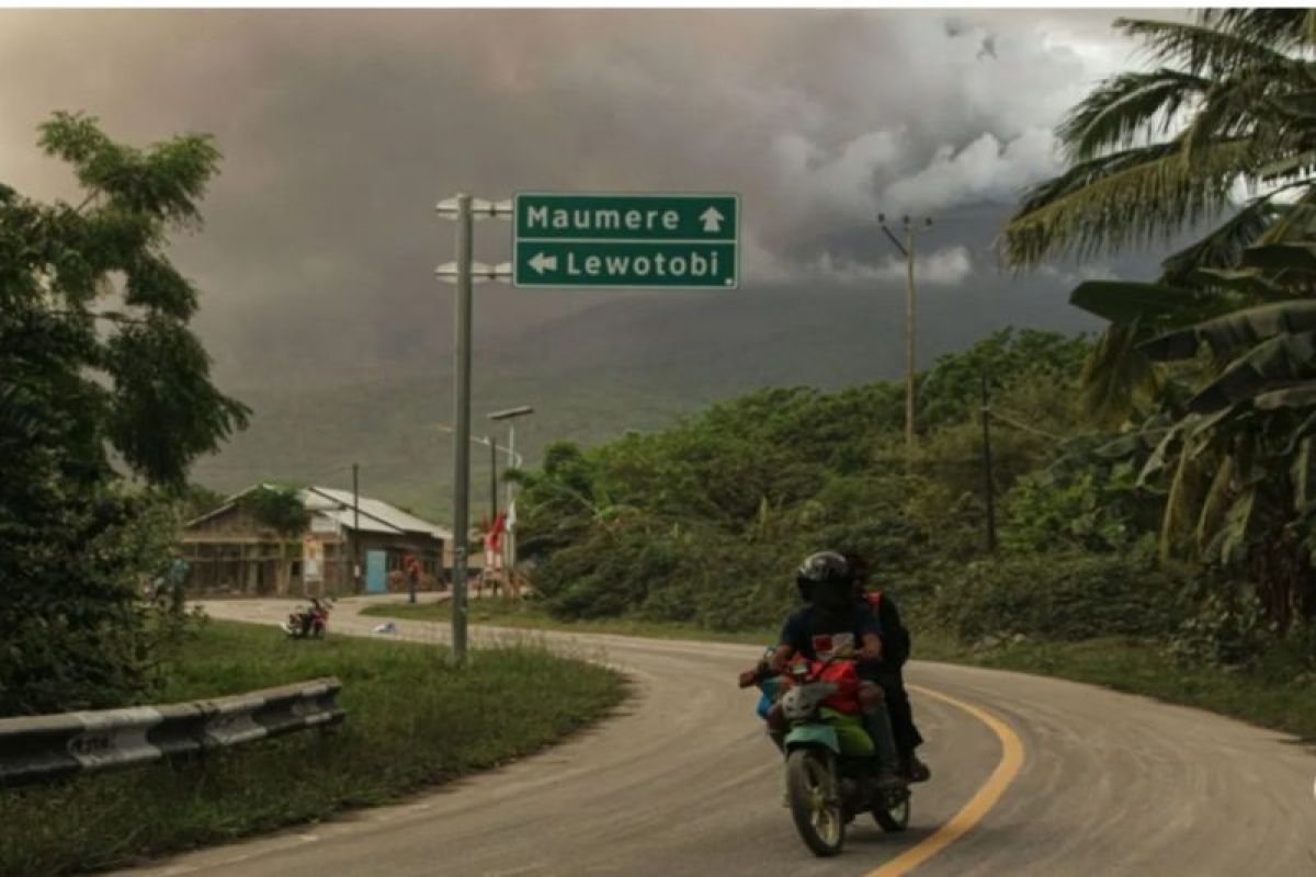 Status Gunung Lewotobi laki-laki naik ke  level IV Awas