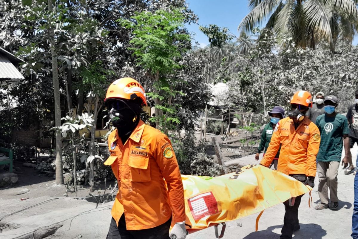 Sebanyak 1.403 korban erupsi Gunung Lewotobi dievakuasi