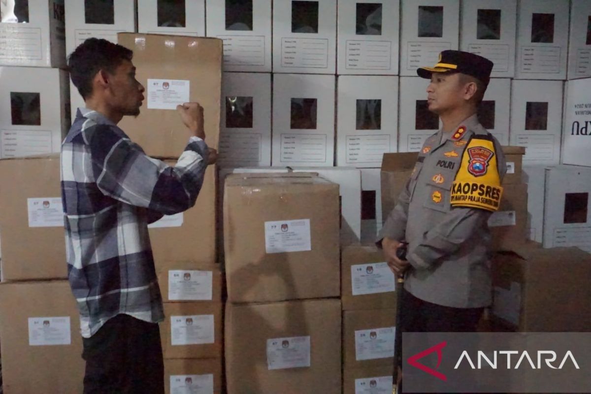 Kapolres Mojokerto pastikan keamanan logistik pilkada