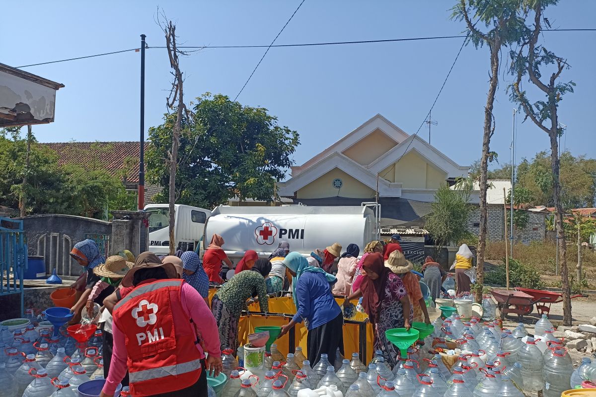 PMI salurkan 14 juta liter air bersih ke lokasi terdampak kekeringan ke belasan provinsi