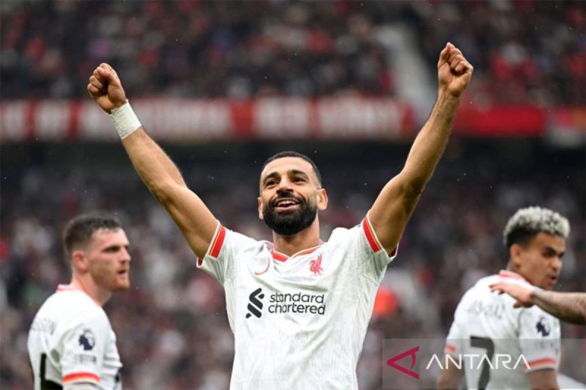 Liverpool kokoh di puncak usai sapu empat kemenangan