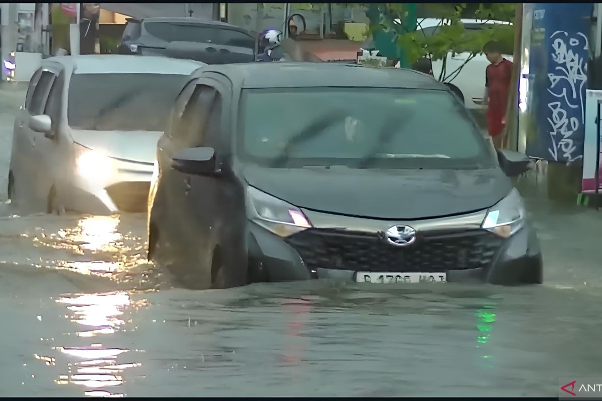 Curah hujan tinggi, 320 KK di Tangsel terdampak banjir