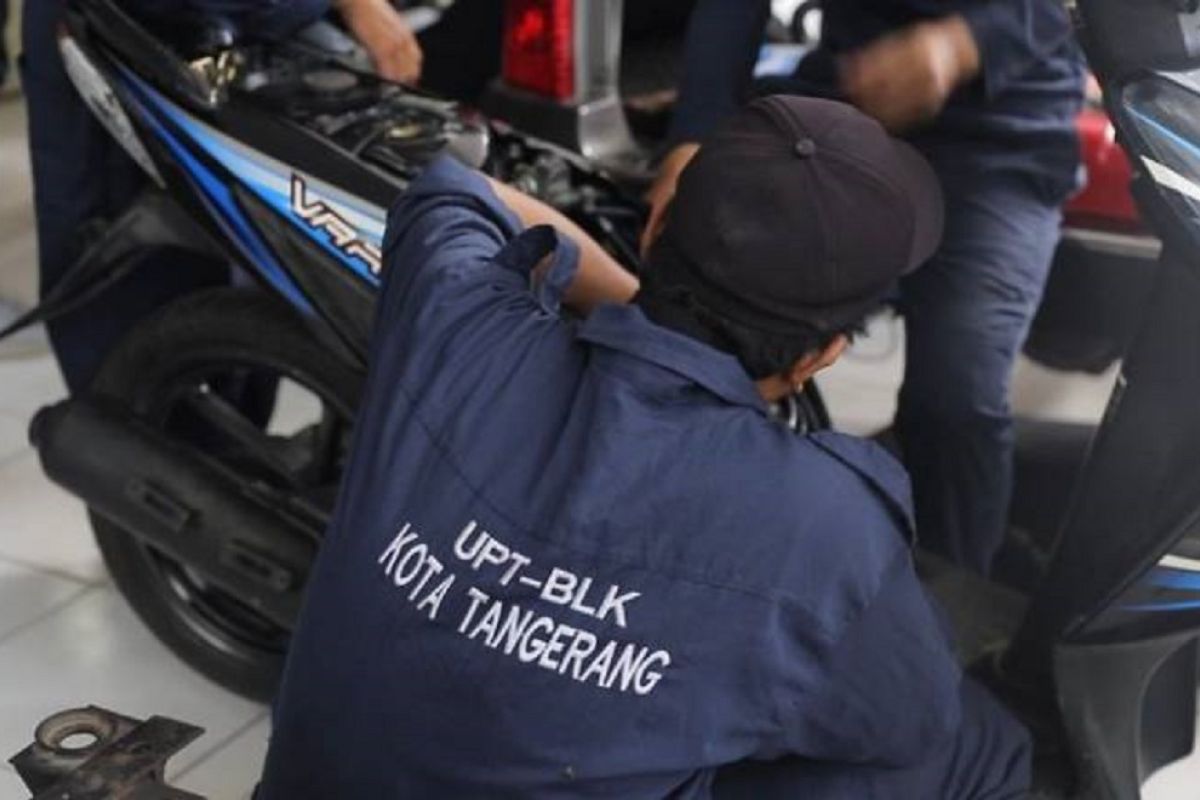 Disnaker Kota Tangerang buka pelatihan pangkas rambut dan perbaikan motor