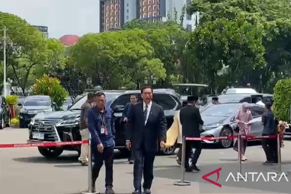 Siang ini, Presiden Prabowo lantik pejabat baru KPU hingga Kompolnas