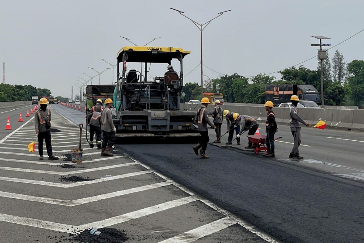 ASTRA Tol Tangerang-Merak lakukan rekonstruksi dan pelapisan ulang