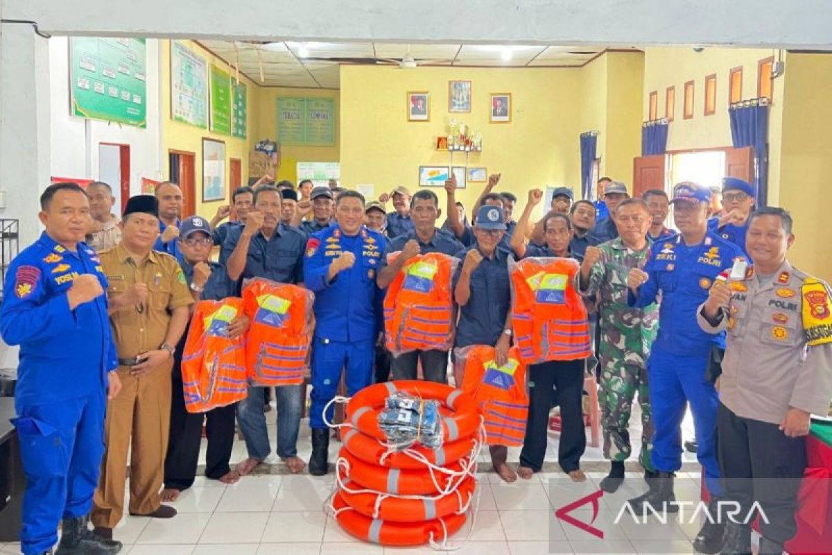 Ditpolairud Polda Riau gelar kegiatan sambang nusa di pulau terluar Meranti