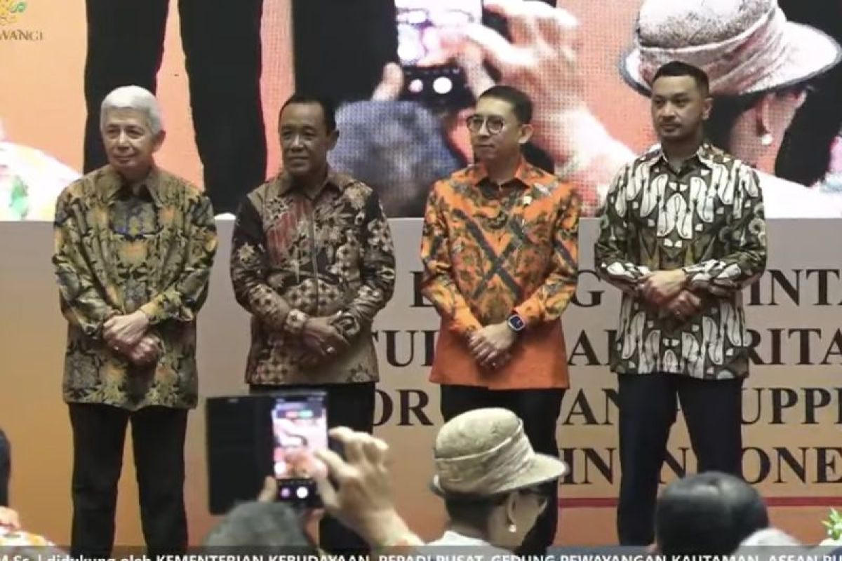 Fadli Zon luncurkan buku "Pesona Wayang Indonesia"