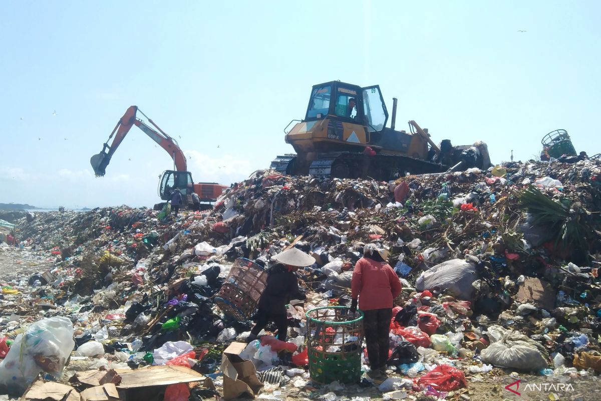 Pemprov Bali bahas relokasi TPA ke Temesi Gianyar