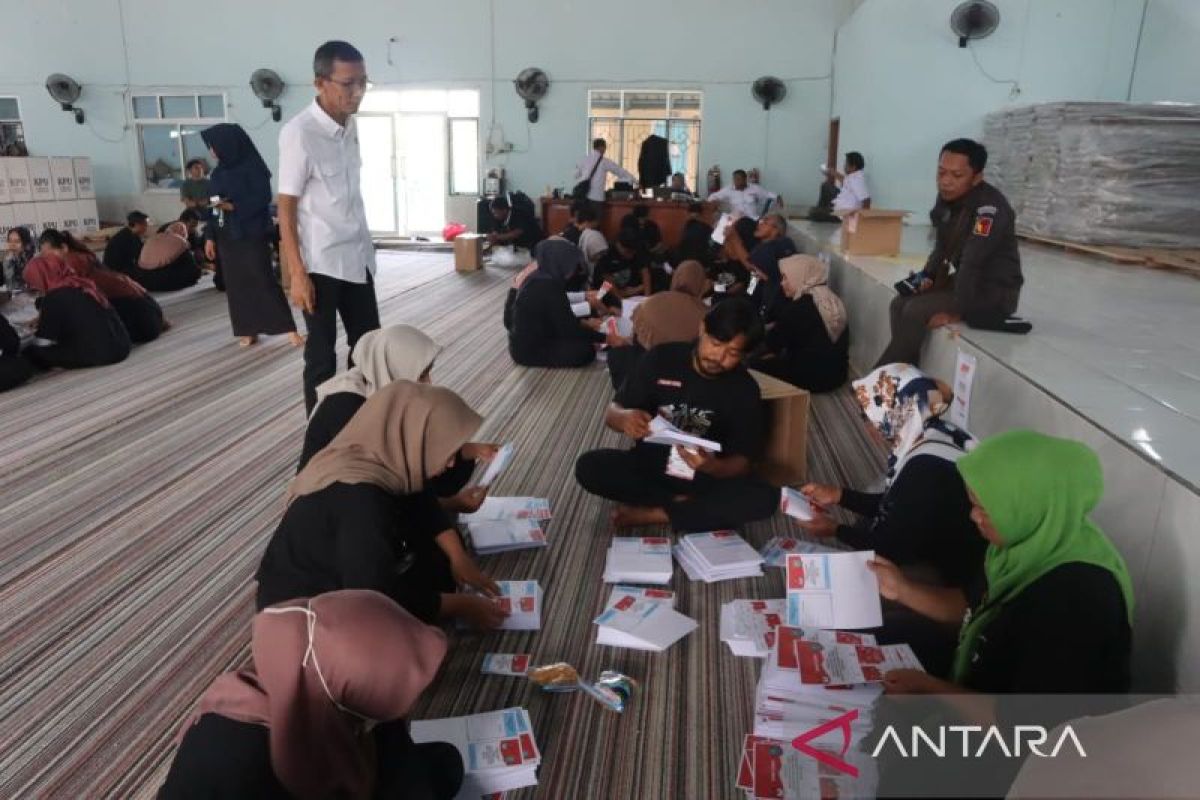 KPU Belitung Timur libatkan 70 tenaga pelipatan surat suara