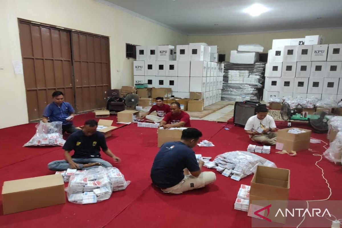 KPU Gorontalo Utara rampungkan sortir dan lipat surat suara