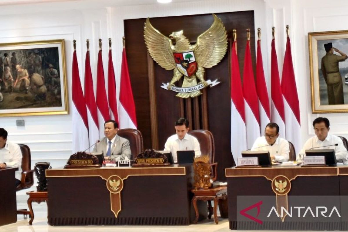 Prabowo minta menteri sampaikan hal penting lewat konferensi video