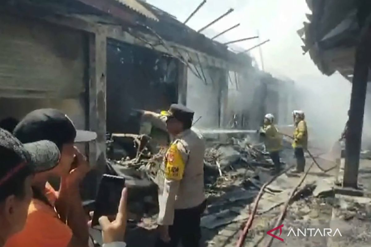 Pasar Sri Bantas Tabanan terbakar, kerugian ditaksir capai Rp8 miliar