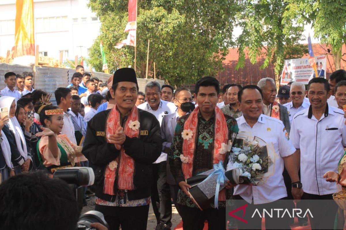 Komisi II DPR tinjau uji coba program makan gratis Pemprov Sultra