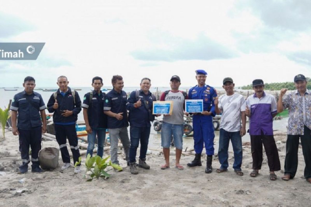 PT Timah keruk alur kapal nelayan Bom Sampur Bangka Tengah