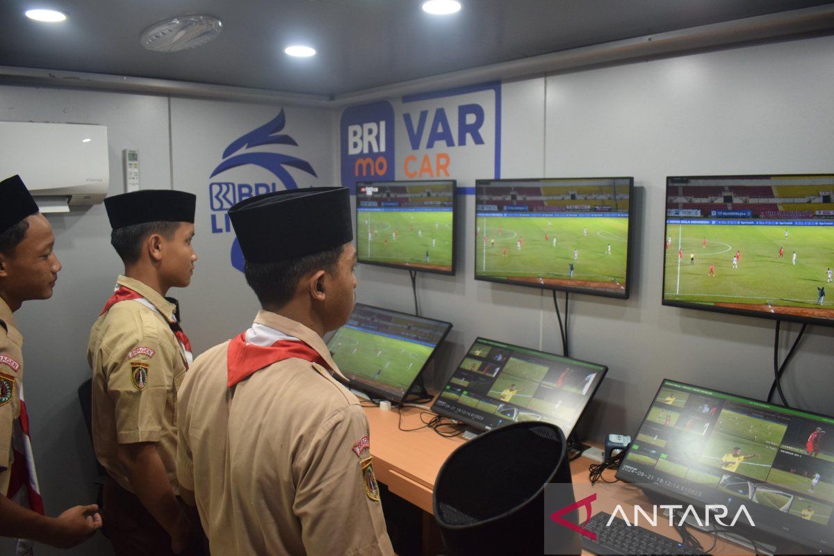 Liga Indonesia kenalkan seputar sepak bola pada pelajar