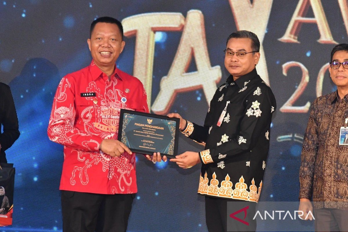 BRK Syariah terima Award sebagai bank mitra penyedia layanan pembayaran pajak daerah