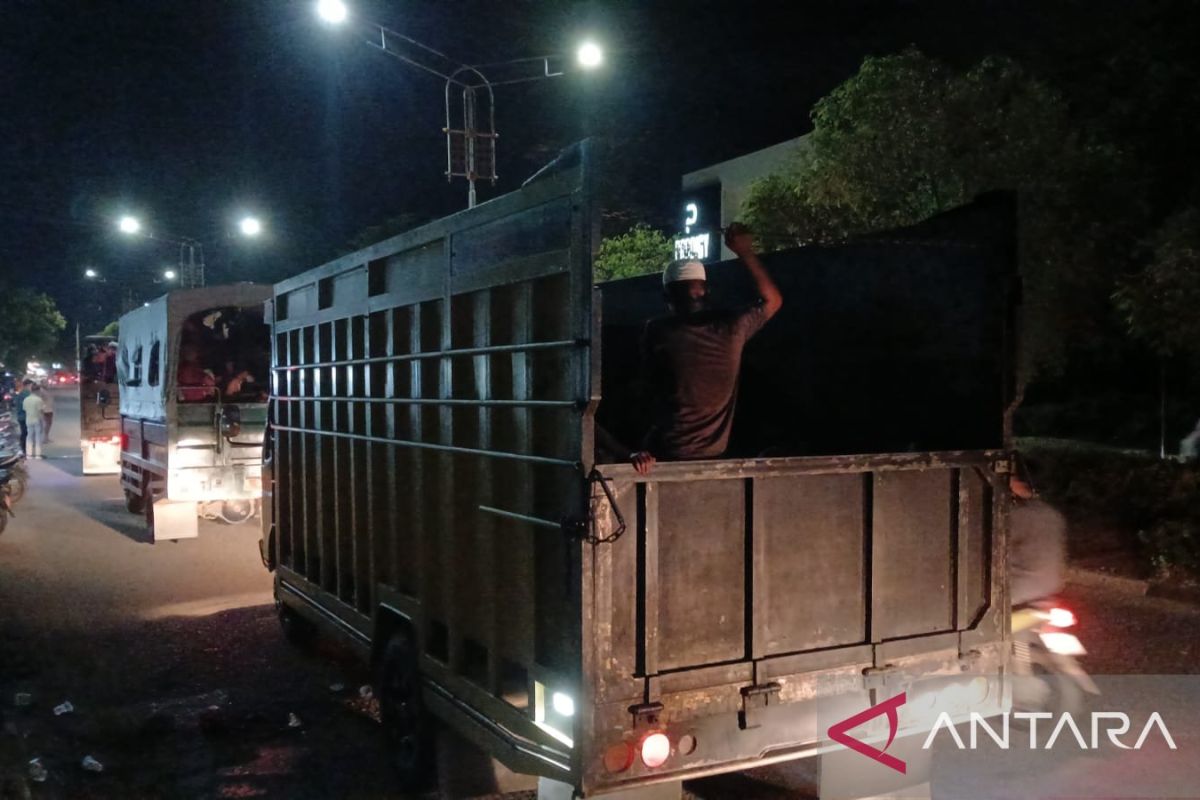 Warga usir pengungsi Rohingya dari depan kantor Kemenkumham Aceh