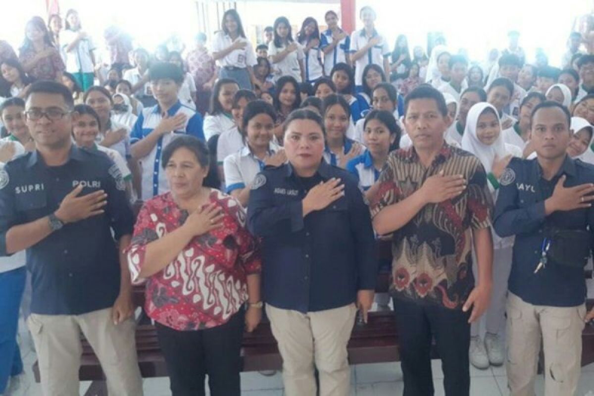 Humas Polda Sulut sosialisasi pencegahan radikalisme kepada pelajar Manado