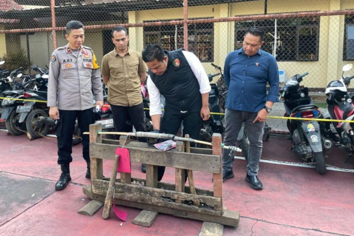 Polisi gerebek tempat perjudian adu muncang