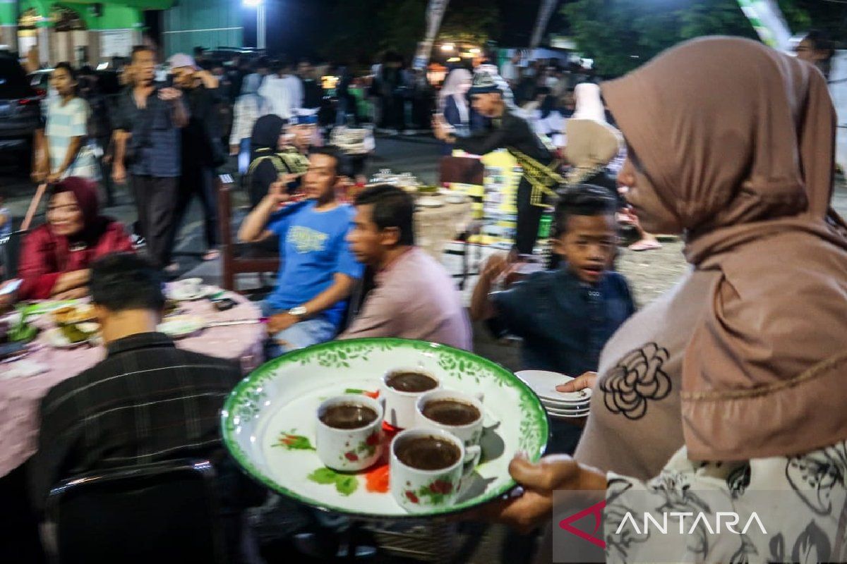 Yuk, ngopi sepuluh ewu cangkir di Desa Adat Kemiren Banyuwangi