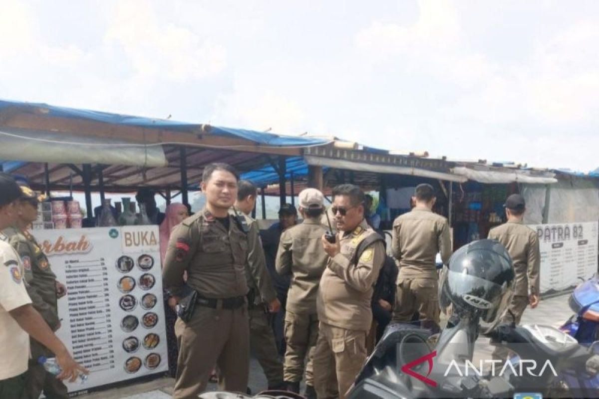 Satpol PP Bogor pastikan bongkar kembali bangunan warpat di kawasan wisata Puncak