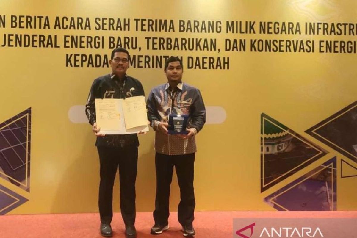 Lhokseumawe terima hibah PJUTS KemenESDM dorong transisi energi bersih