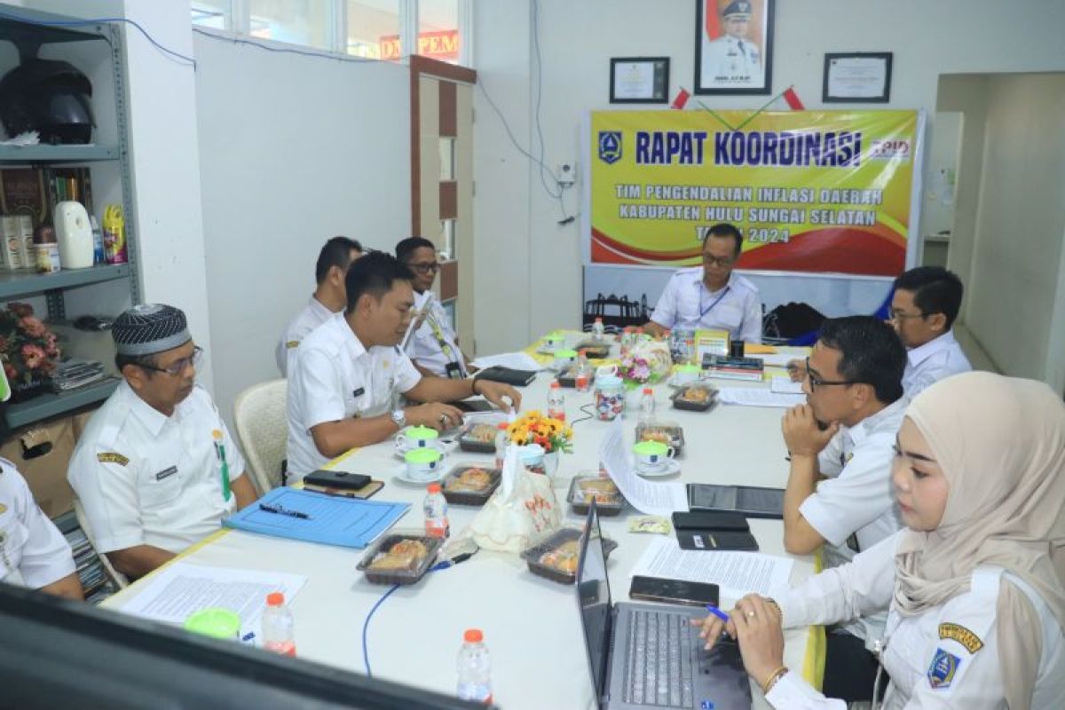 Sekda pimpin rapat terbatas likuiditas BKK Daha Utara