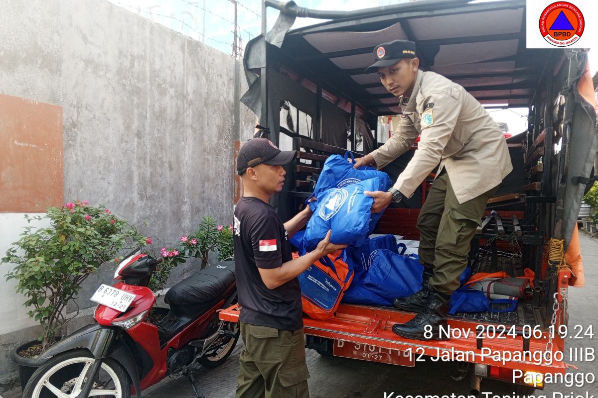 BPBD salurkan bantuan bagi korban terdampak kebakaran di Papanggo