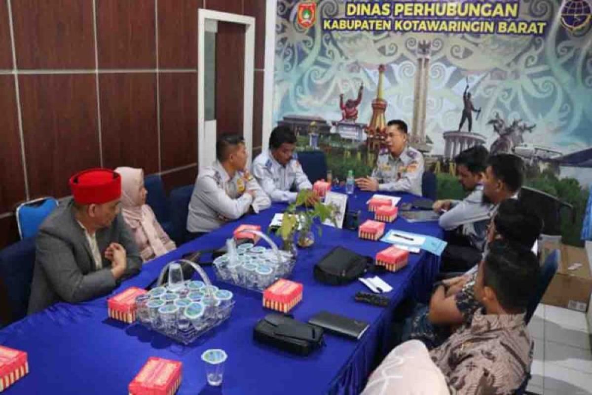 Dishub Kobar ungkap potensi PAD melalui retribusi pelabuhan dan parkir ke DPRD Seruyan