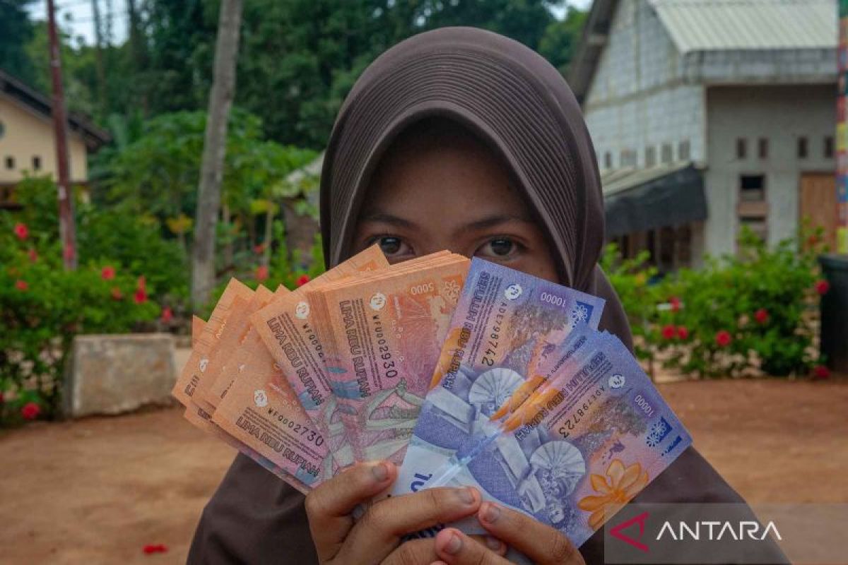 Nilai tukar rupiah hari ini menguat jelang keputusan suku bunga BI-Rate