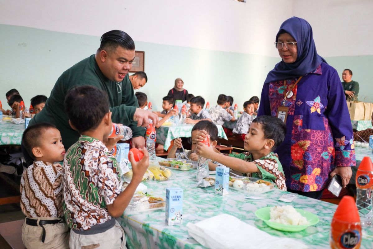 Hotel Vasa beri sarapan bergizi gratis bagi anak-anak di Surabaya