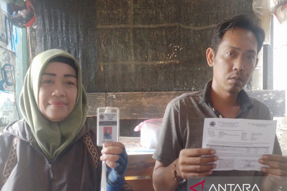 Mitra Samsat Blora tancap gas sambangi rumah Wajib Pajak PKB