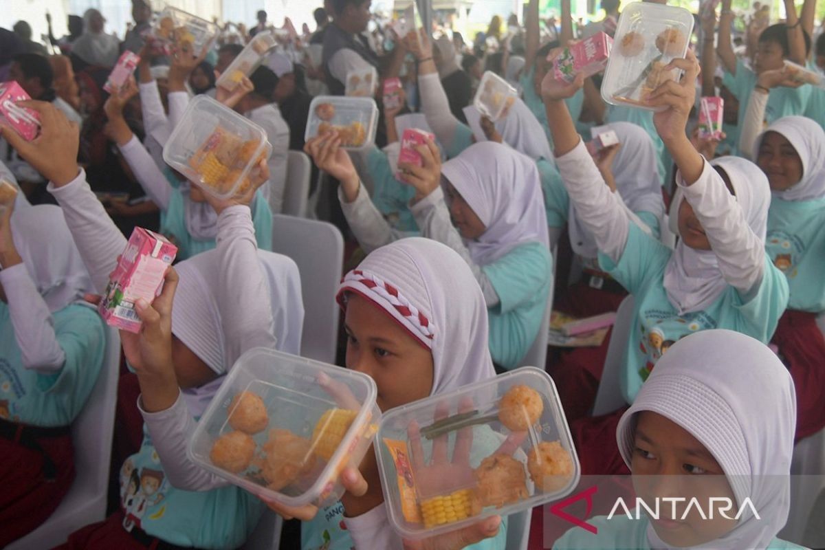 Kemendikdasmen sebut program makan gratis solusi asupan bergizi untuk anak